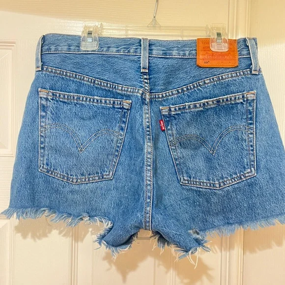 LEVI'S 501‎ High Rise Shorts Womens Size 26 Cutoff Denim Blue Distressed Cotton - Picture 5 of 10